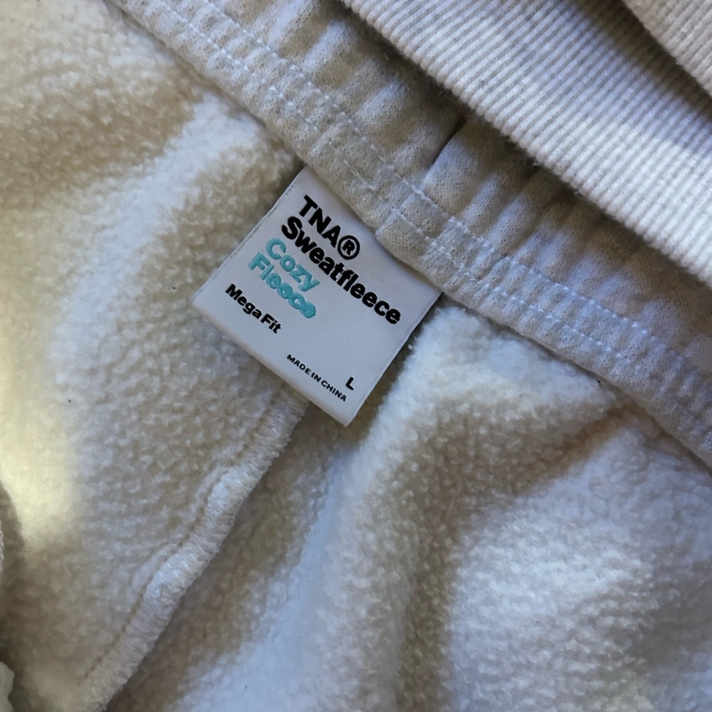 Aritzia Sweat Set - Picture 6 of 6